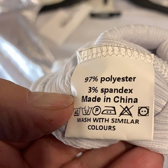 Yoins small silver shimmering long sleeve romper NWT - Picture 10 of 10